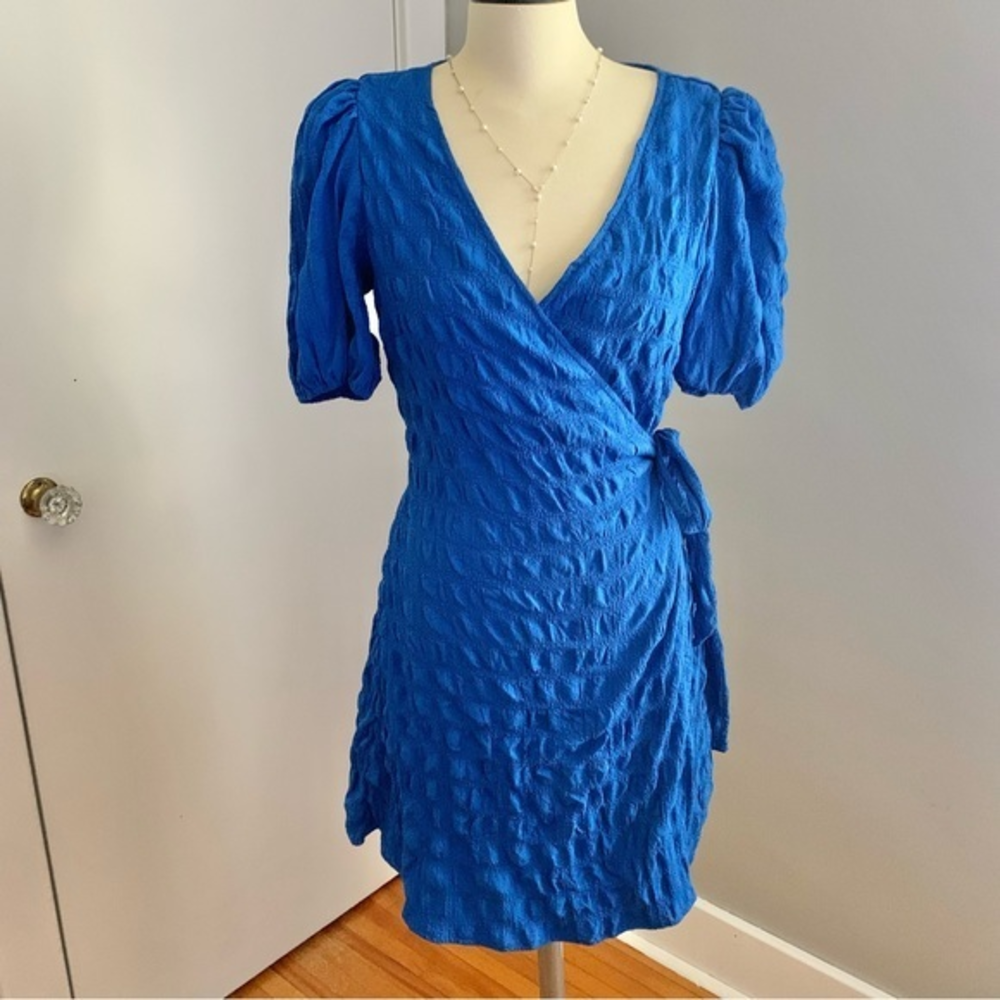Puff Textured Mini Wrap Dress‎ Sz Small